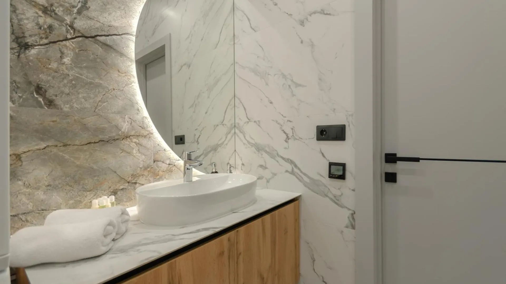 Petrovdom Apartmenrs 23-265A In Rc Manhattan Beresteiskyi 11 Kyjev